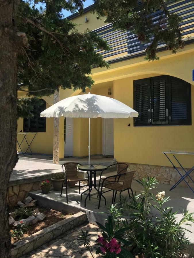 Villa Niva Вир Екстер'єр фото